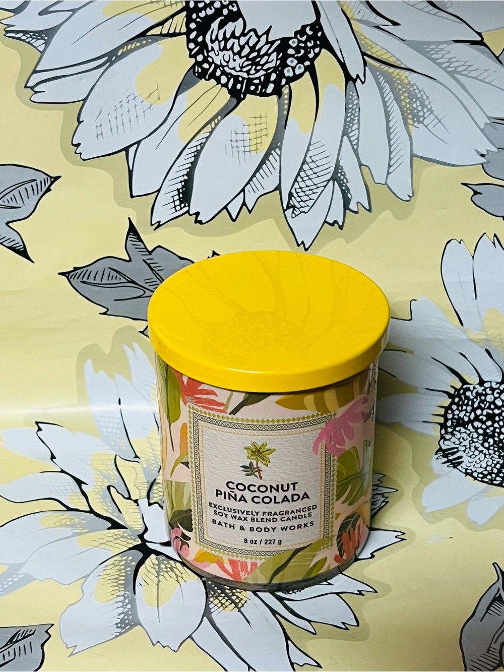 BATH & BODY WORKS Single 1 Wick Signature Candle Coconut Pina Colada